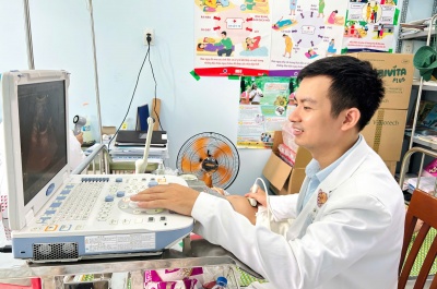 khám sản phụ khoa và nhi khoa miễn phí cho người dân xã trà bồng